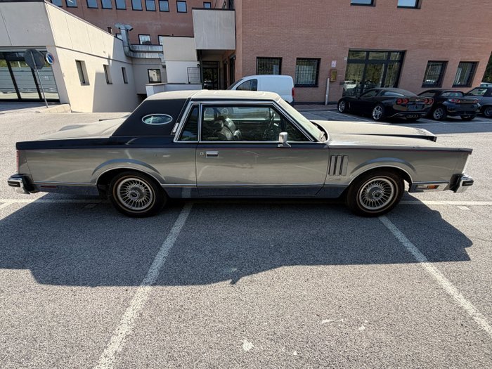 Lincoln - Continental Mark VI - 1983 - Image 6