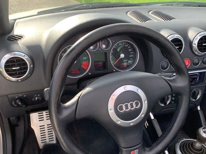 Audi - TT Roadster 1.8 Turbo - 2000 - Image 18