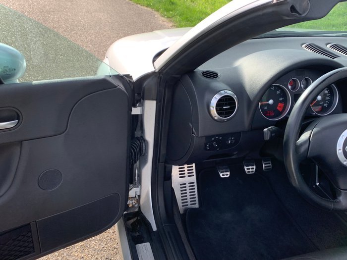 Audi - TT Roadster 1.8 Turbo - 2000 - Image 17