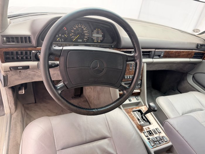 Mercedes-Benz - 560 SEC - 1988 - Image 14