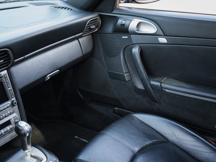 Porsche - 997 Carrera - 2005 - Image 21
