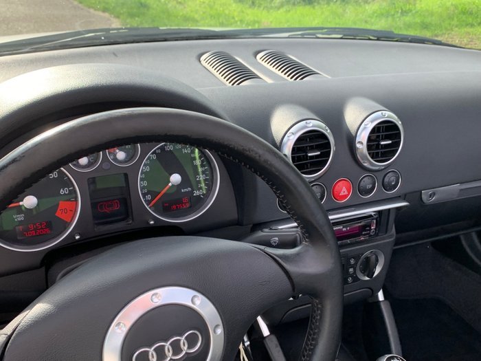 Audi - TT Roadster 1.8 Turbo - 2000 - Image 19