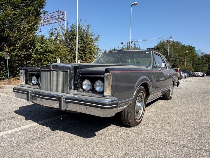 Lincoln - Continental Mark VI - 1983 - Image 2