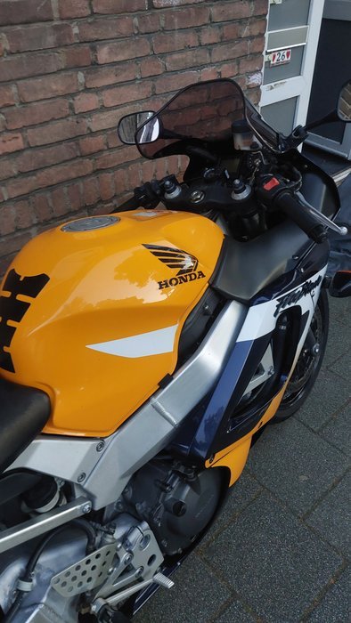 Honda - CBR 900 RR - Fireblade - SC44 - 2000 - Image 2