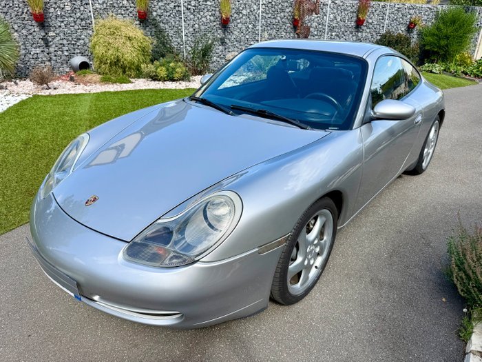 Porsche - 911 Carrera 4 - 2001