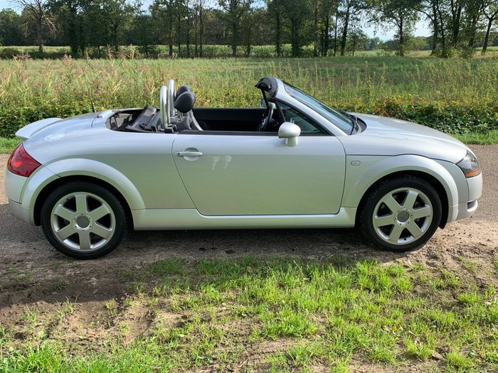 Audi - TT Roadster 1.8 Turbo - 2000 - Image 13