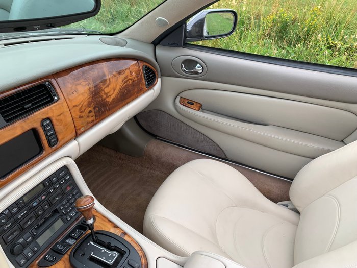 Jaguar - XKR - 2001 - Image 23