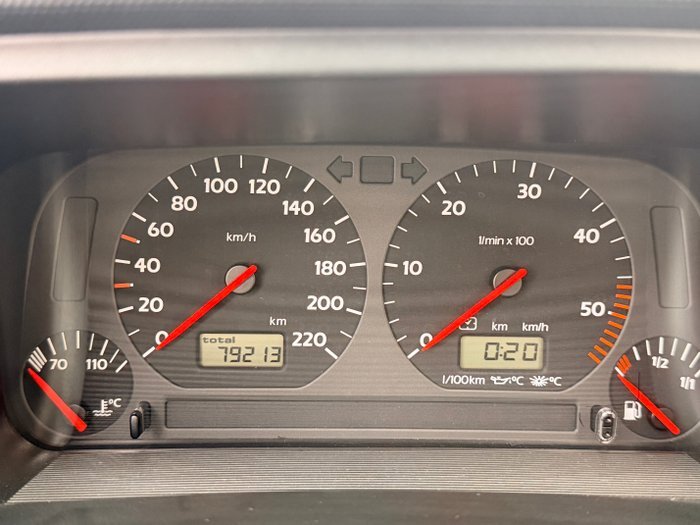 Volkswagen - Golf Cabrio Karmann - 2000 - Image 27