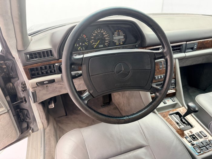 Mercedes-Benz - 560 SEC - 1988 - Image 15