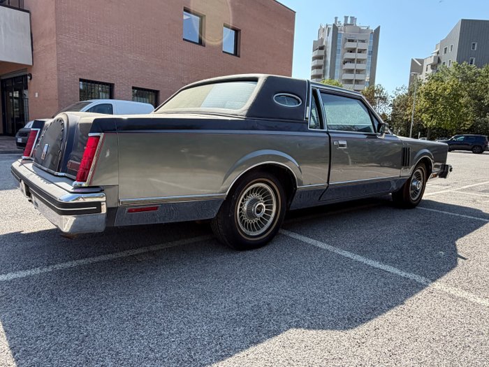 Lincoln - Continental Mark VI - 1983 - Image 7
