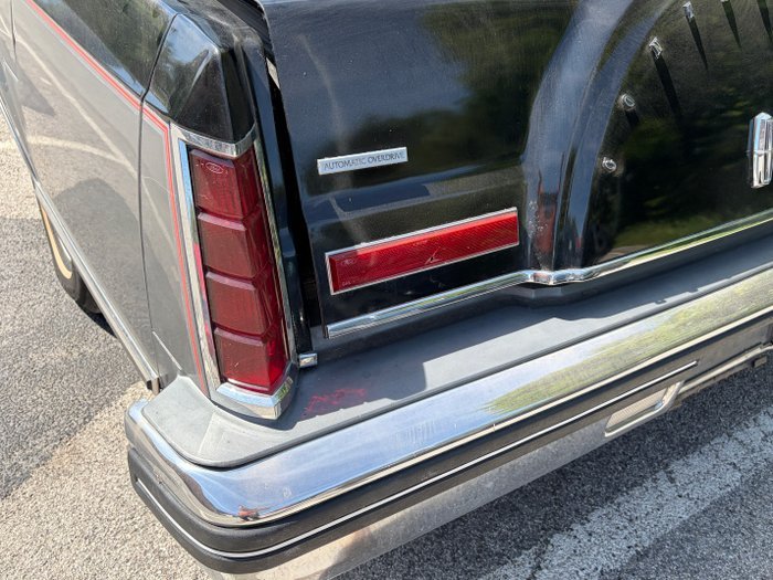 Lincoln - Continental Mark VI - 1983 - Image 19