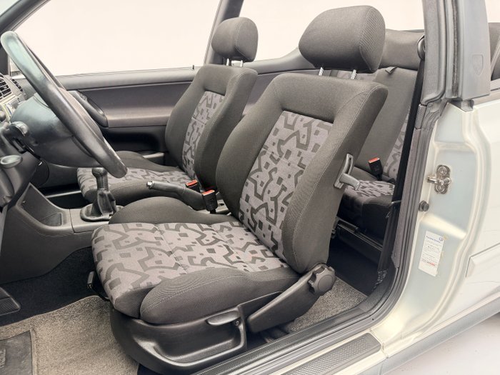 Volkswagen - Golf Cabrio Karmann - 2000 - Image 29