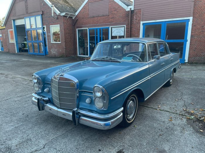 Mercedes-Benz - 220 S - 1964
