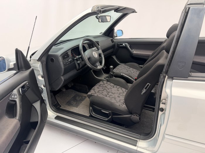 Volkswagen - Golf Cabrio Karmann - 2000 - Image 24