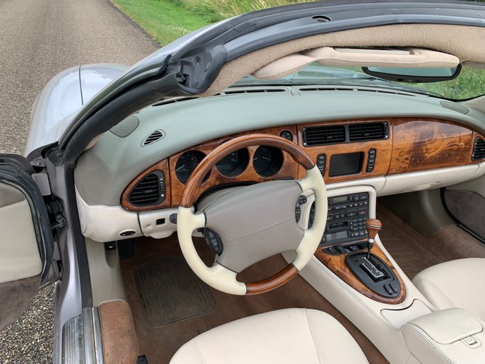 Jaguar - XKR - 2001 - Image 21