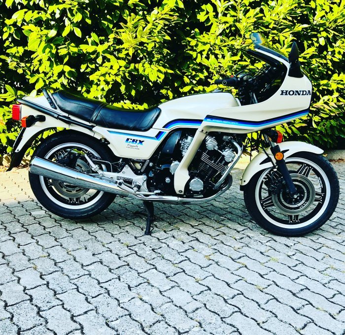 Honda - CBX 1000 - 6 Cylinder - 1000 cc - 1983