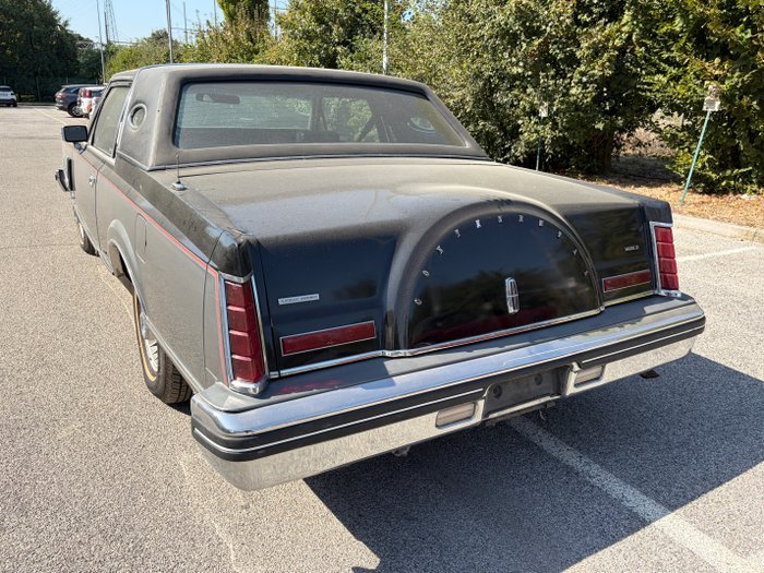 Lincoln - Continental Mark VI - 1983 - Image 11