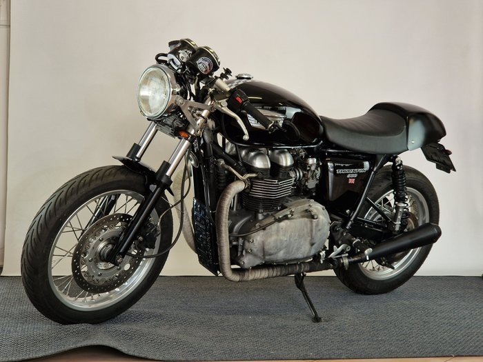 Triumph - Thruxton - 900 cc - 2006